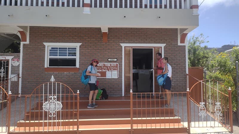 Rosa Guesthouse and Mom's Rotis