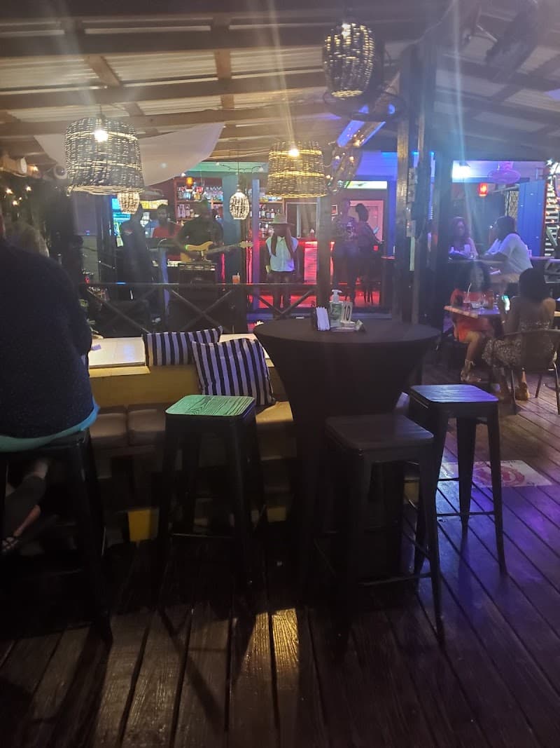 Junction Bar & Grill
