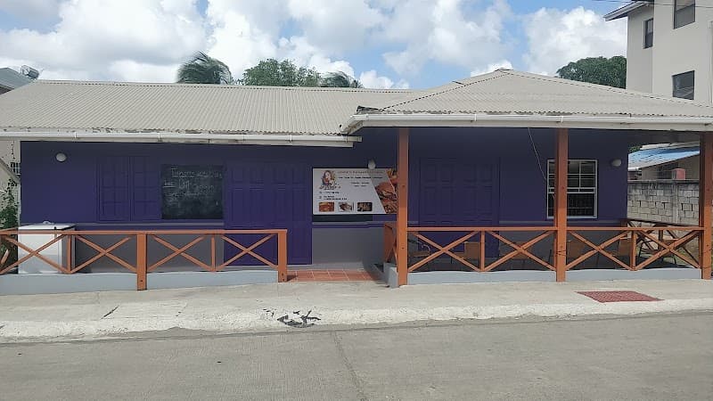 La Bella's Restaurant & bar