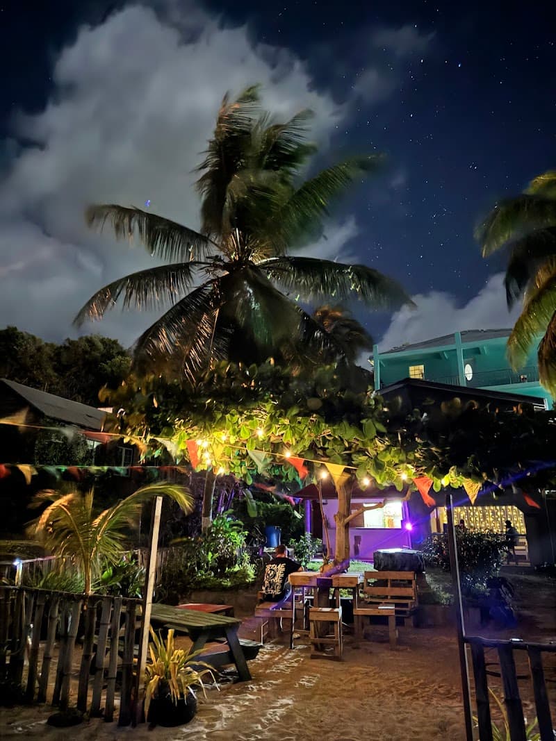 SHADES beach bar