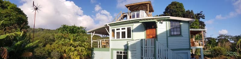 Eco mountain lodge with sea view