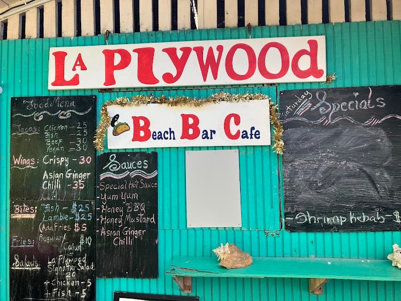 La Plywood Beach Bar Café