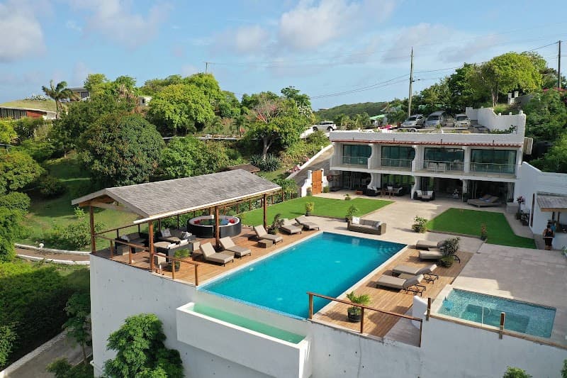 Mount Hartman Bay Estate Private Resort