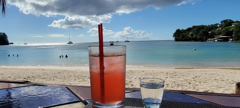 Rocky's Beach Bar